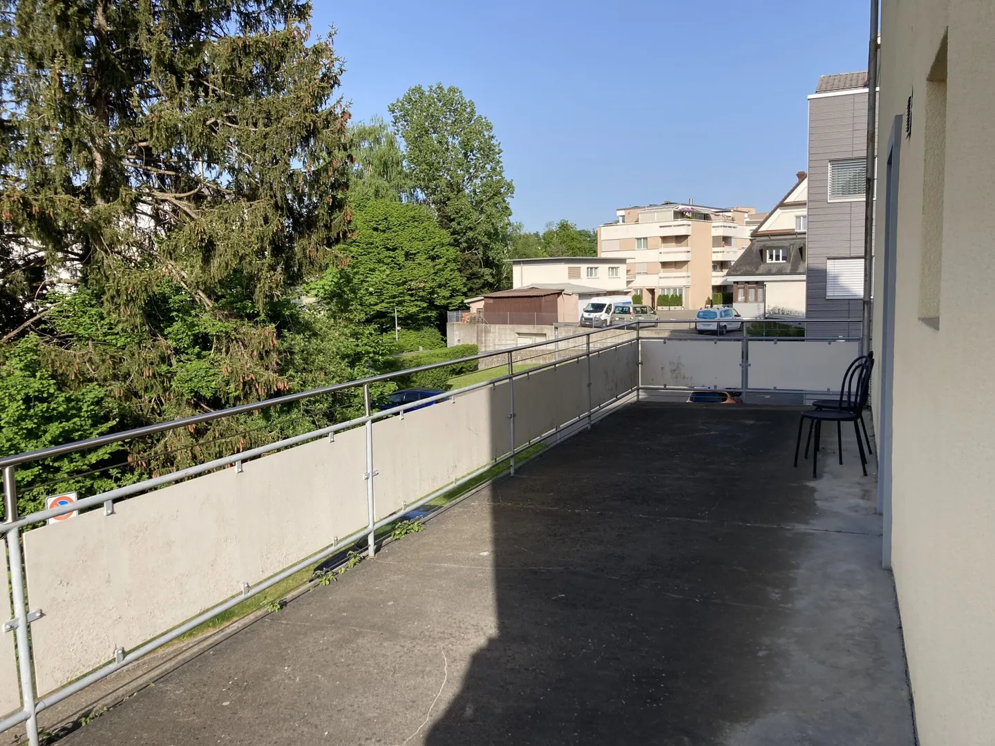 Appartement agréable de 4,5 pièces avec grande terrasse - Photo 3 sur 10