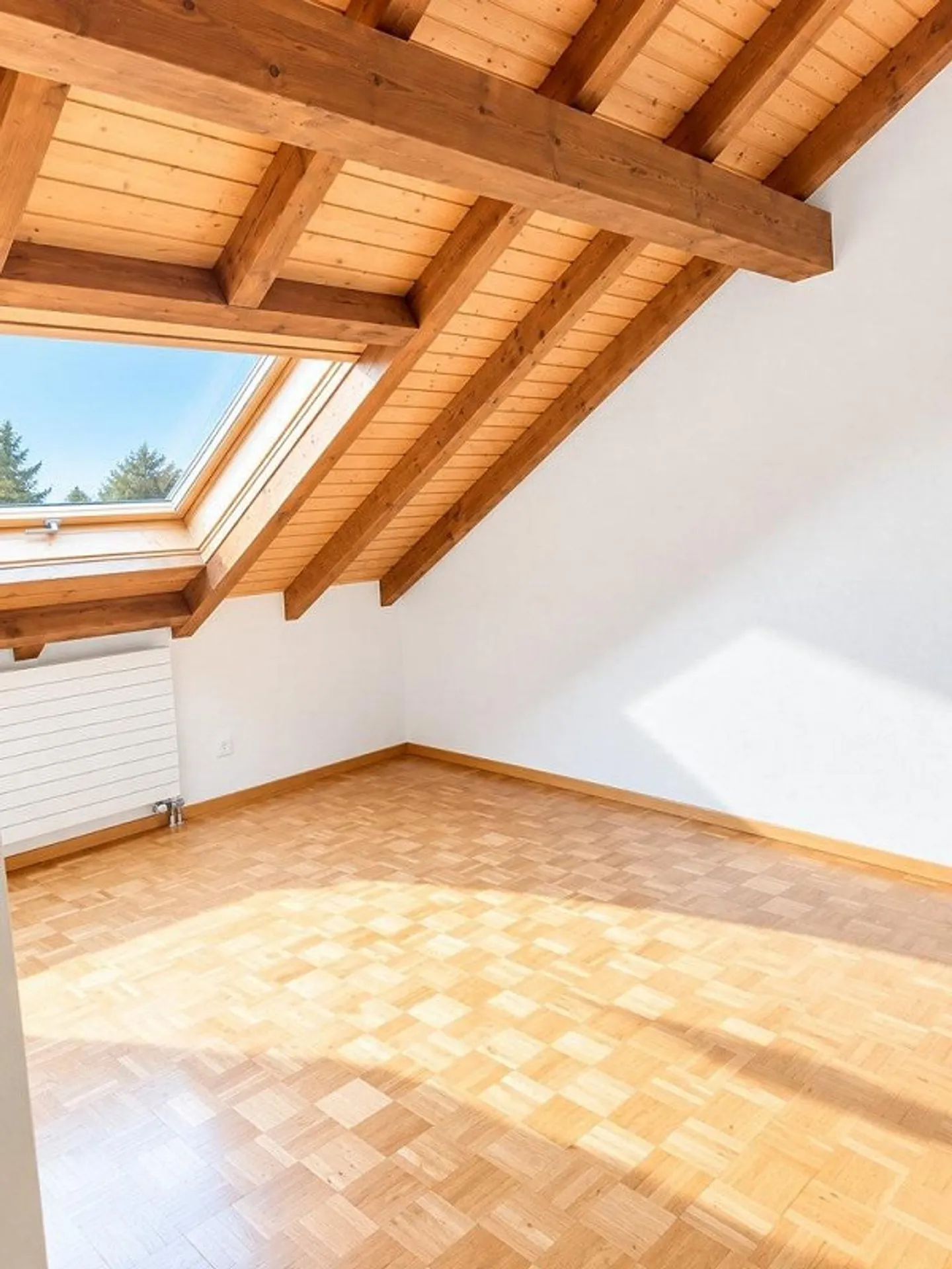 Cozy attic apartment with fireplace and balcony - Photo 7 of 10