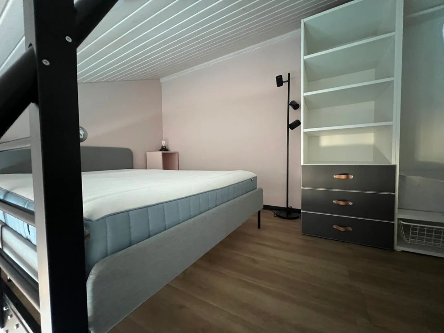 For rent! Beautiful furnished rooms in SAINTE-CROIX - Photo 9 of 12