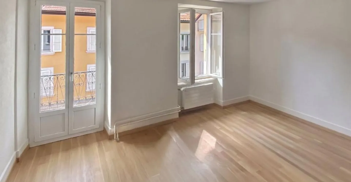 Edificio in vendita a Vallorbe - 3 appartamenti di 80 m² - Foto 5 di 12