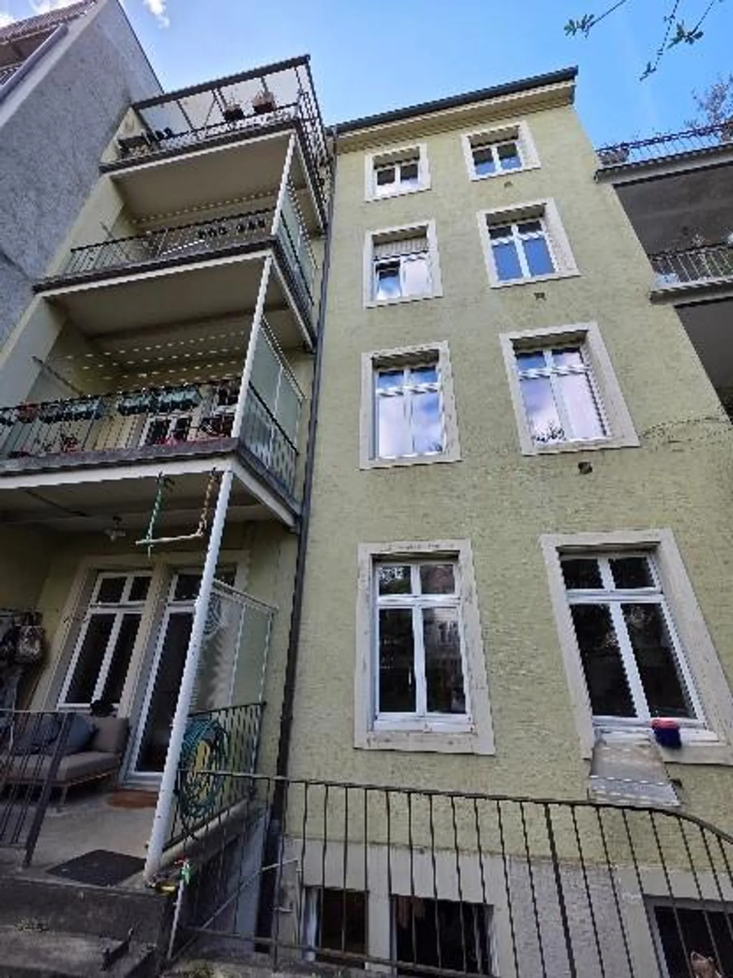 Maison multifamiliale avec garage au sous-sol - Photo 2 sur 6