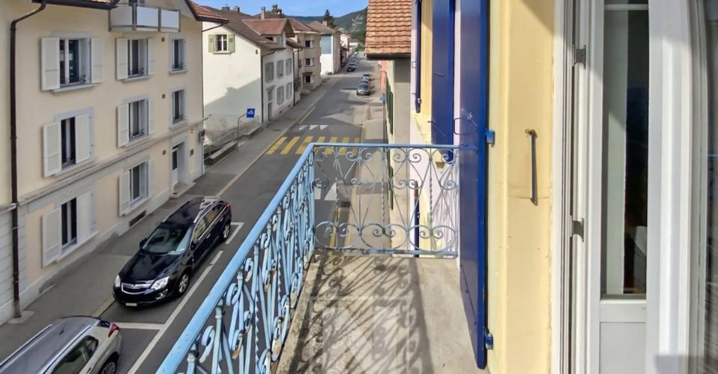 Edificio in vendita a Vallorbe - 3 appartamenti di 80 m² - Foto 2 di 12