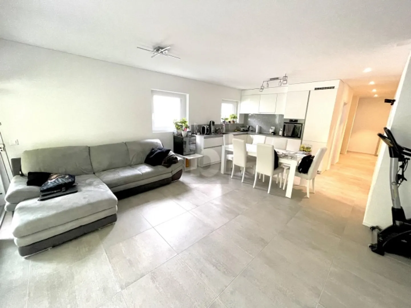 Helles Modernes Apartment mit Garten - Foto 1 von 6