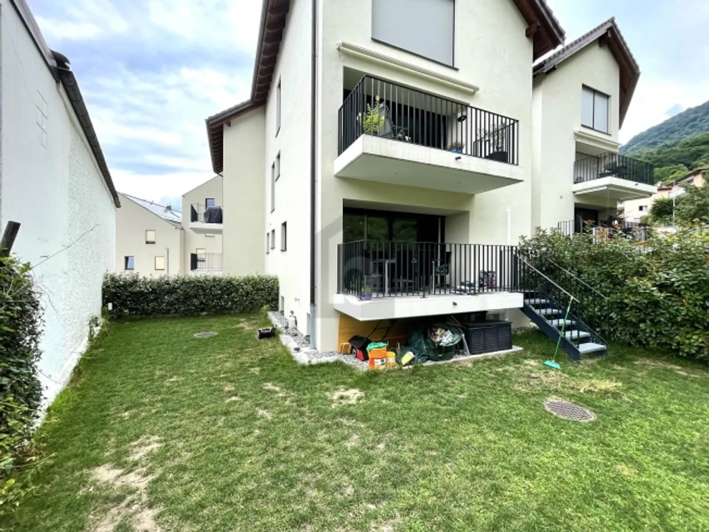 Helles Modernes Apartment mit Garten - Foto 4 von 6