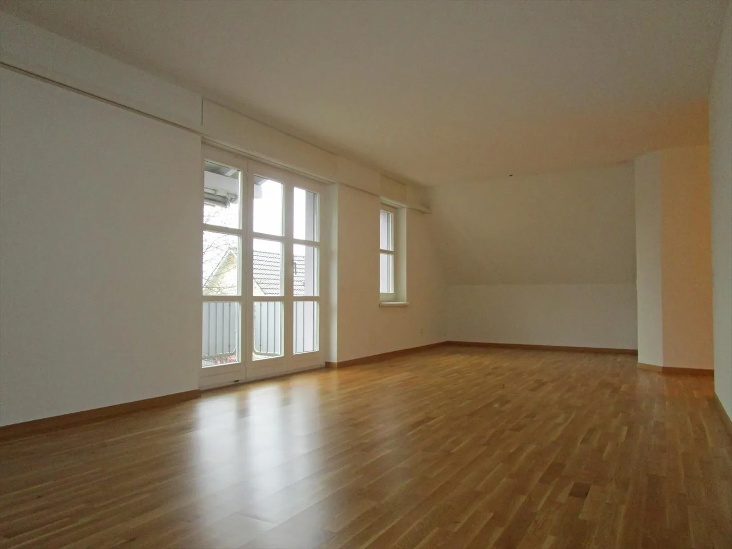 Attique à louer - Photo 2 sur 6