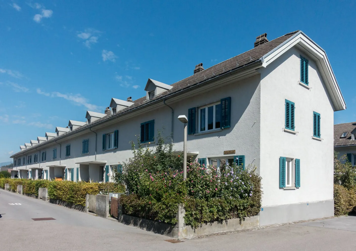 Emplacement adapté aux enfants, près des commerces/école/jardin d'enfants - Photo 2 sur 3