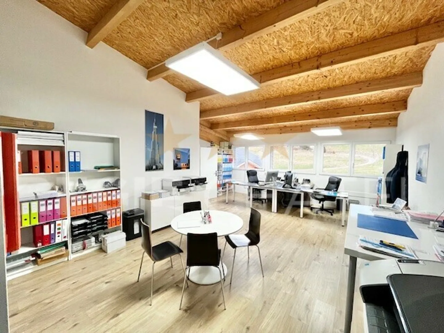 Spazio ufficio spazioso in affitto - Foto 4 di 6