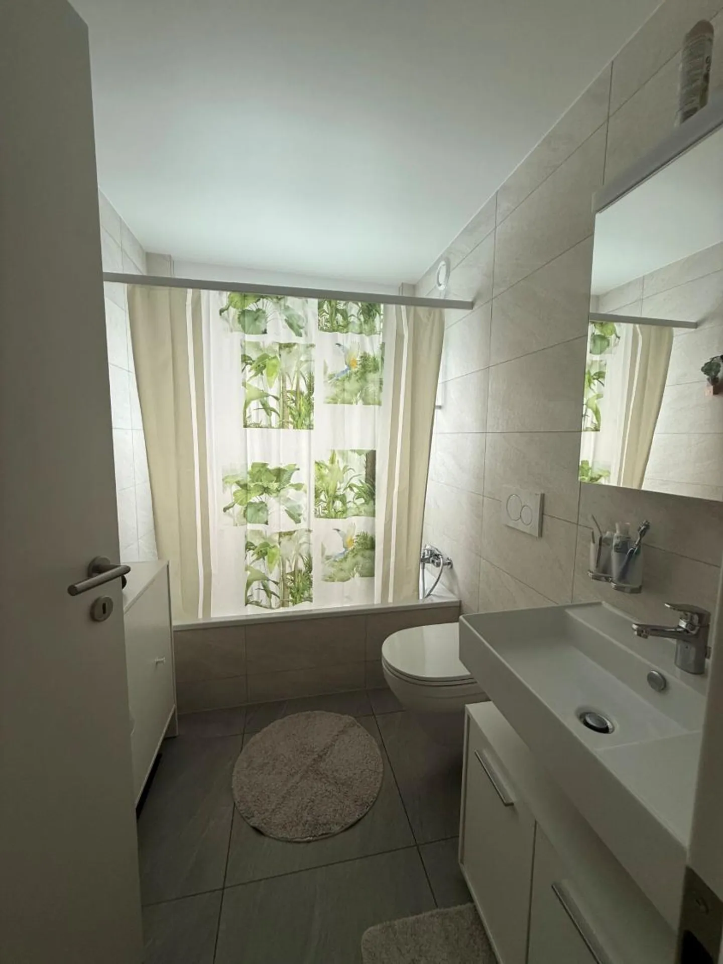 Appartement avec cuisine ouverte et balcon - Photo 3 sur 8