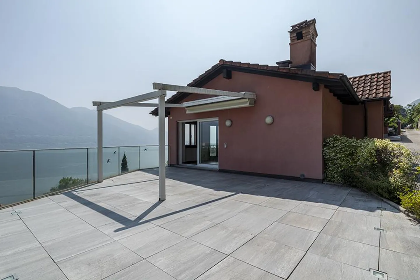 MERAVIGLIOSA CASA CON VISTA LAGO A MINUSIO - Foto 2 di 18
