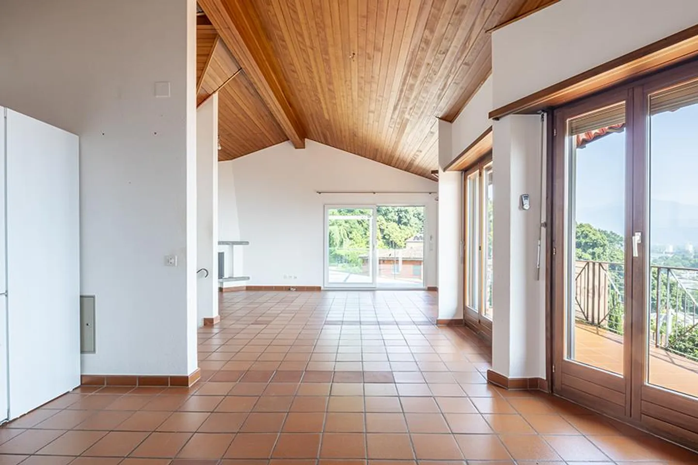 MERAVIGLIOSA CASA CON VISTA LAGO A MINUSIO - Foto 4 di 18