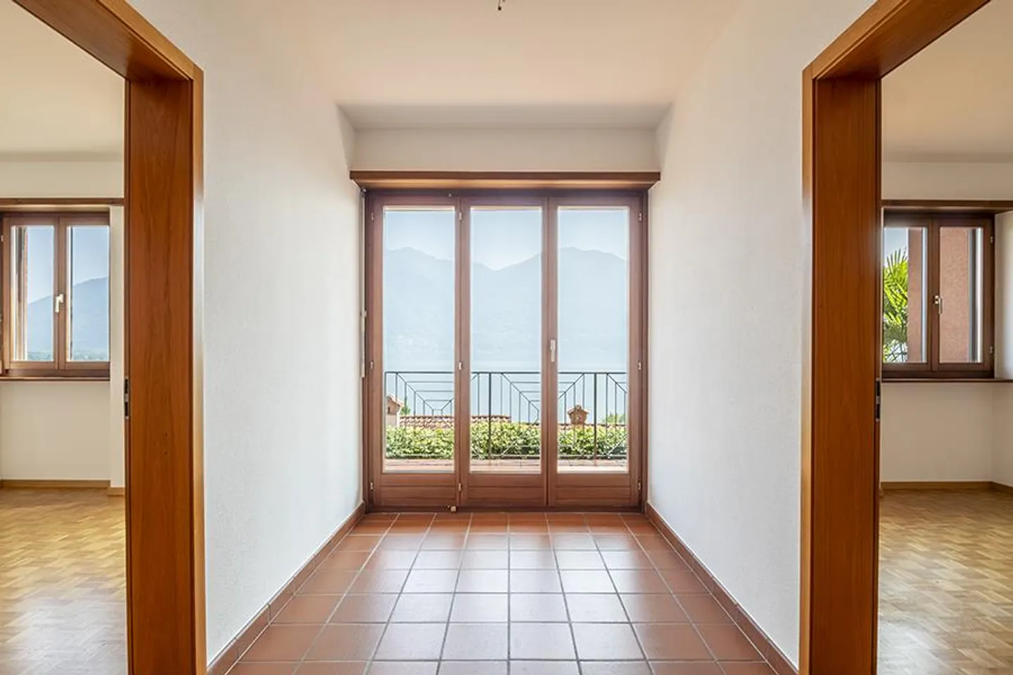 MERAVIGLIOSA CASA CON VISTA LAGO A MINUSIO - Foto 10 di 18