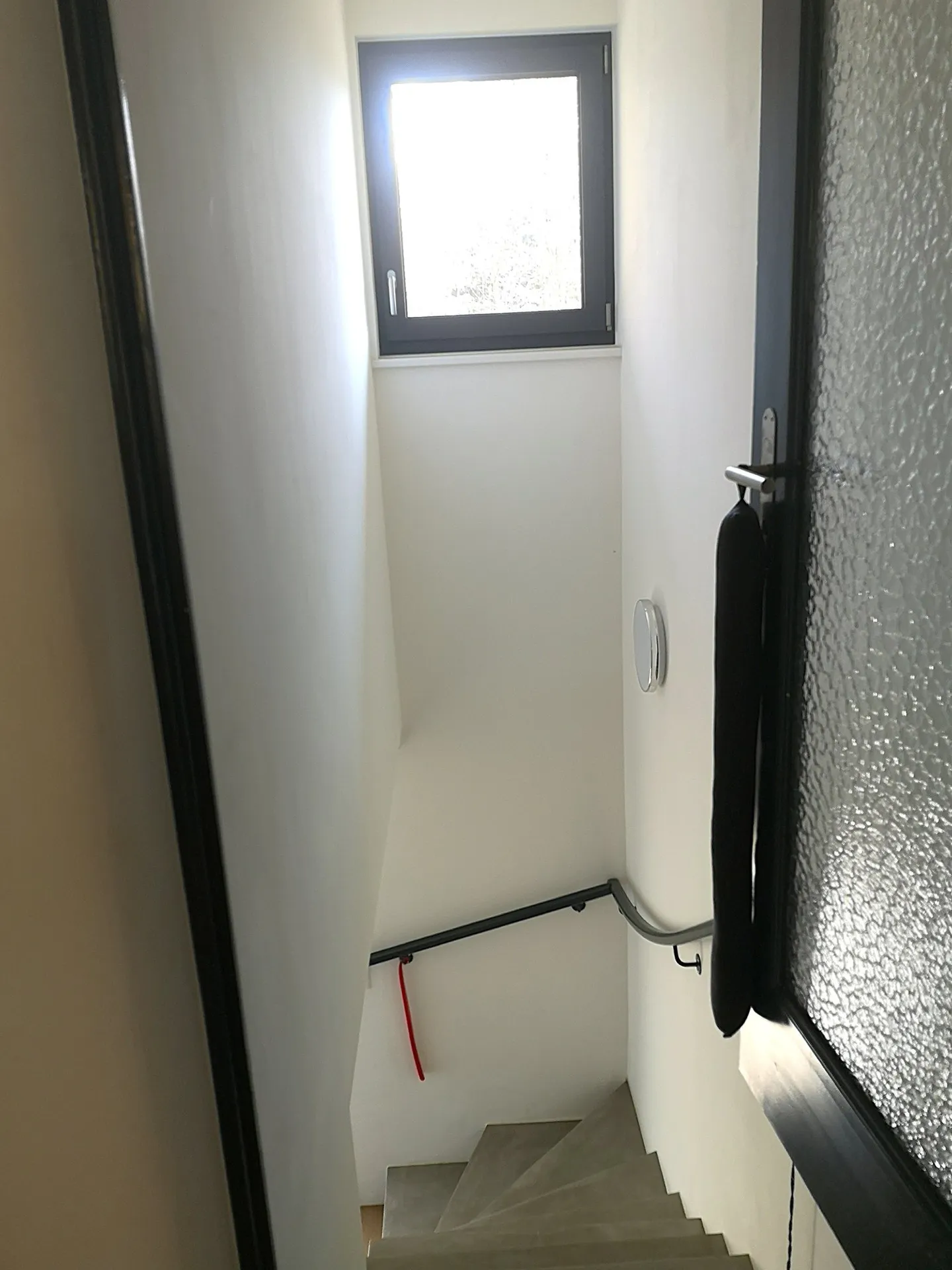 Renoviertes Haus mit großem Grundstück, Veranda, 2 Terrassen, 2 Garagen - Foto 27 von 42