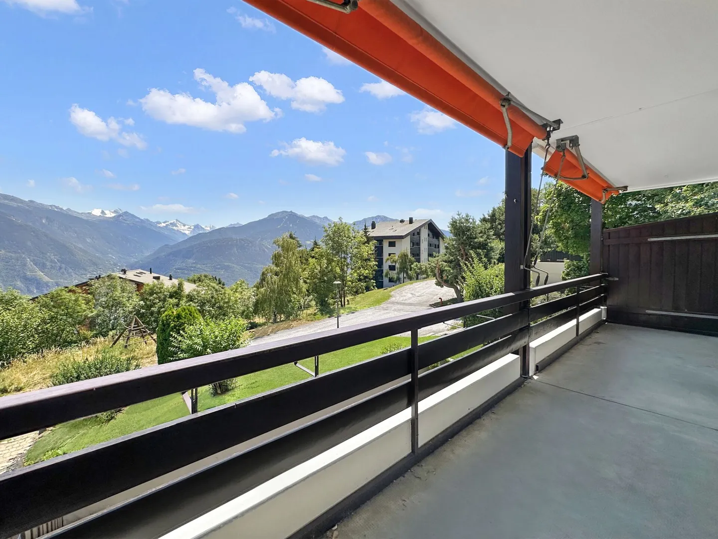Crans-Montana (Randogne) - Spacious 4.5 rooms with panoramic view and underground parking - Photo 13 of 13