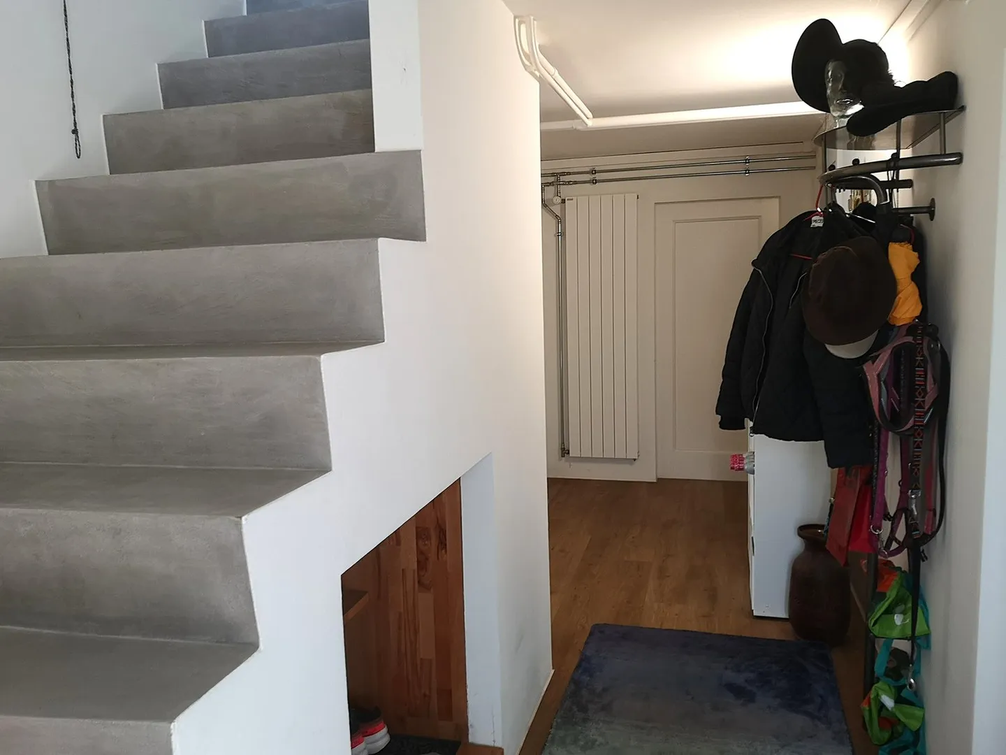 Renoviertes Haus mit großem Grundstück, Veranda, 2 Terrassen, 2 Garagen - Foto 26 von 42