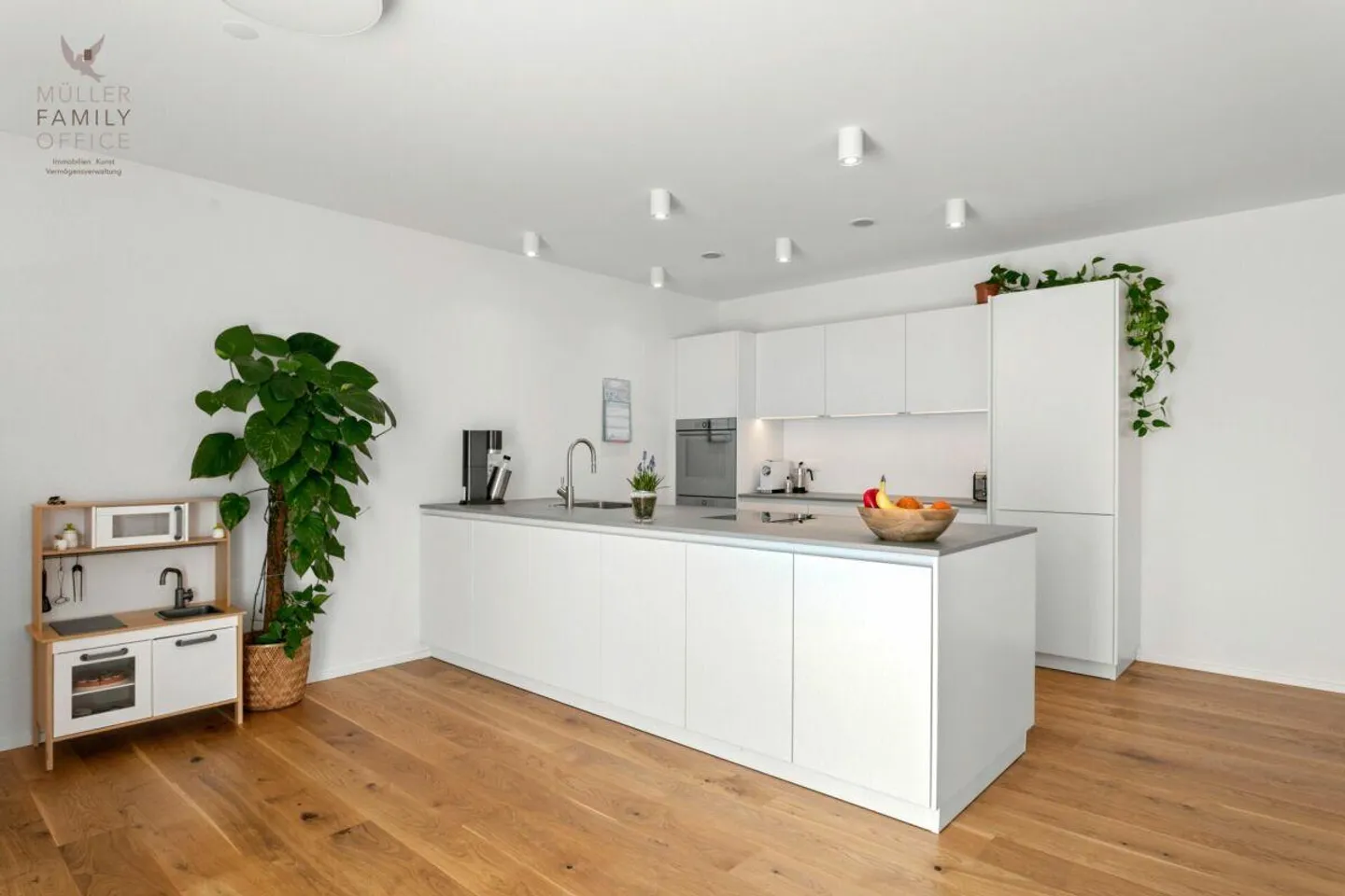 Newly built and family-friendly 4 1/2 room apartment with large balcony and high-quality finish - Photo 8 of 13