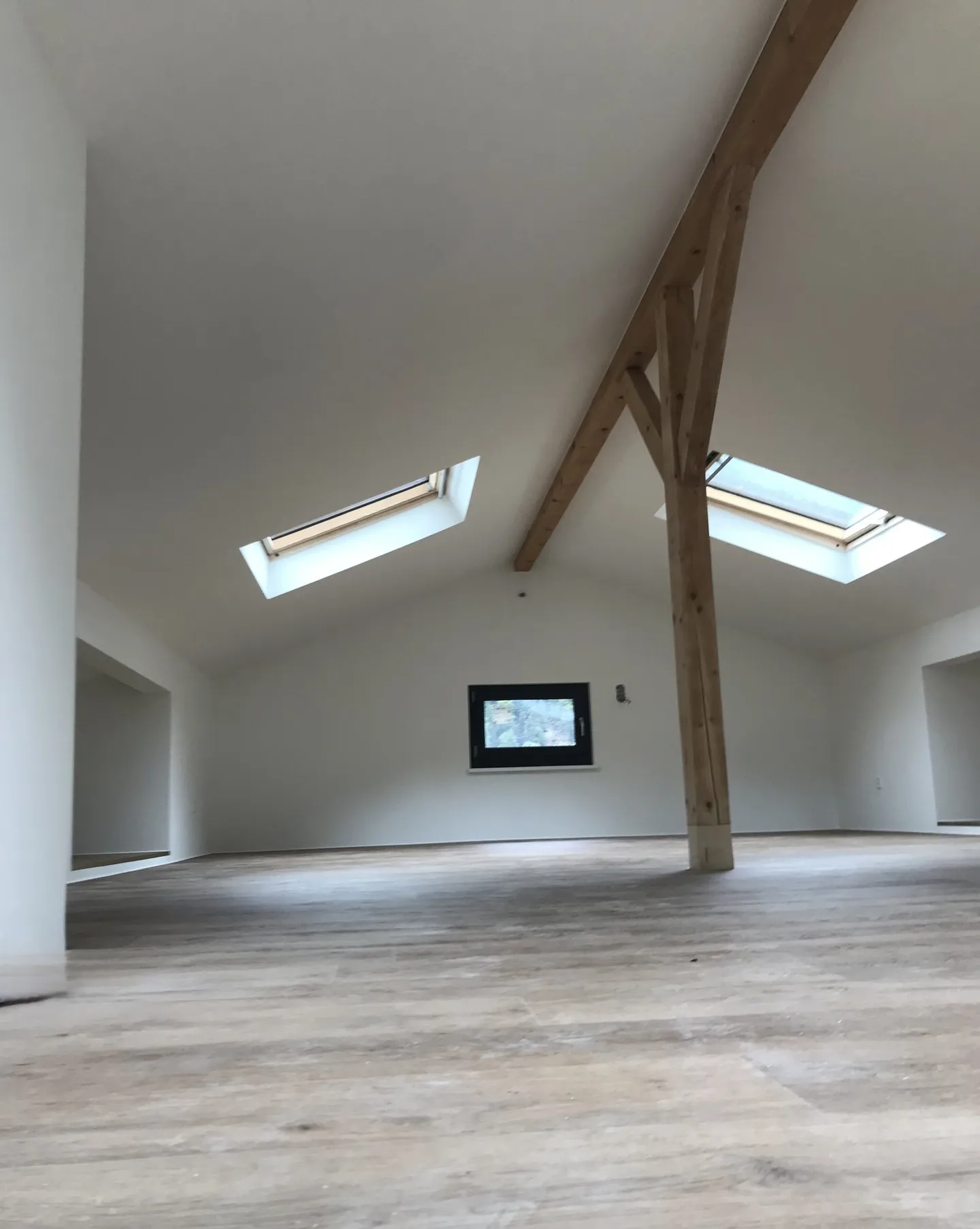 Renoviertes Haus mit großem Grundstück, Veranda, 2 Terrassen, 2 Garagen - Foto 41 von 42