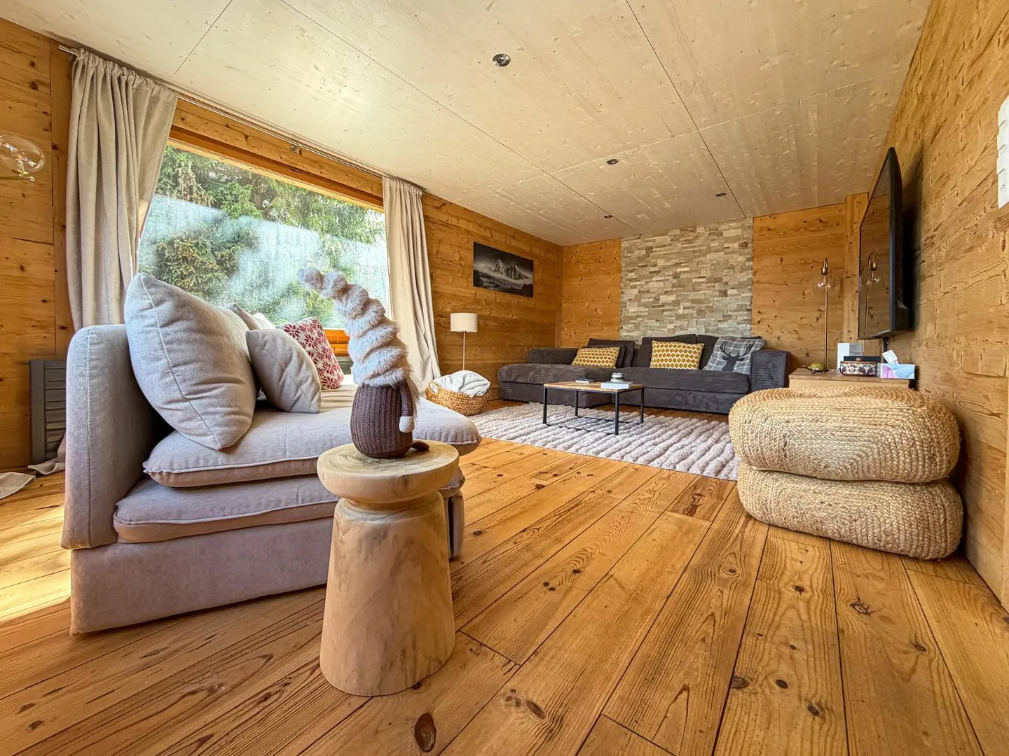 Chalet magnificamente ristrutturato su un bellissimo lotto pianeggiante a Ovronnaz/VS - Foto 1 di 20