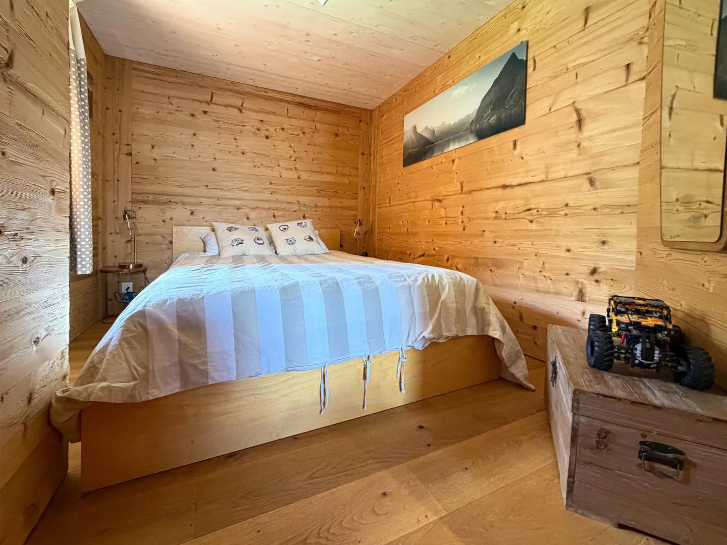 Chalet magnificamente ristrutturato su un bellissimo lotto pianeggiante a Ovronnaz/VS - Foto 9 di 20