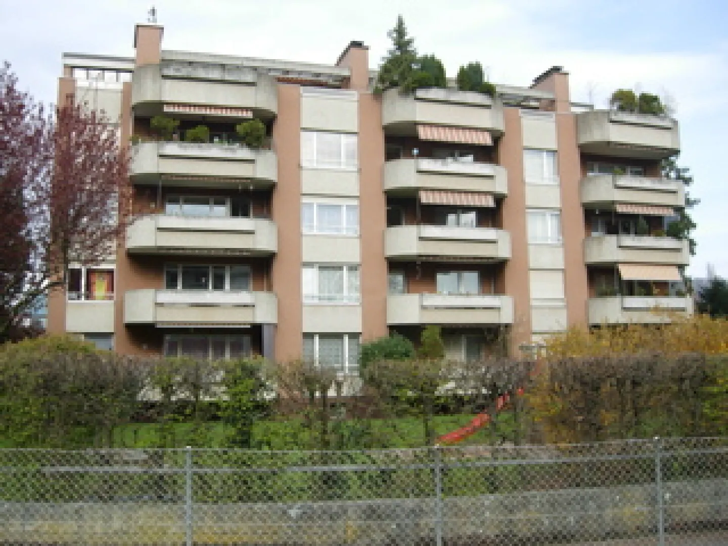 5-room apartment in the center of Reinach opposite the Cantonal Bank from January 16, 2027 - Photo 2 of 3
