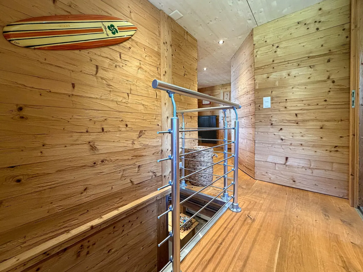Chalet magnificamente ristrutturato su un bellissimo lotto pianeggiante a Ovronnaz/VS - Foto 7 di 20