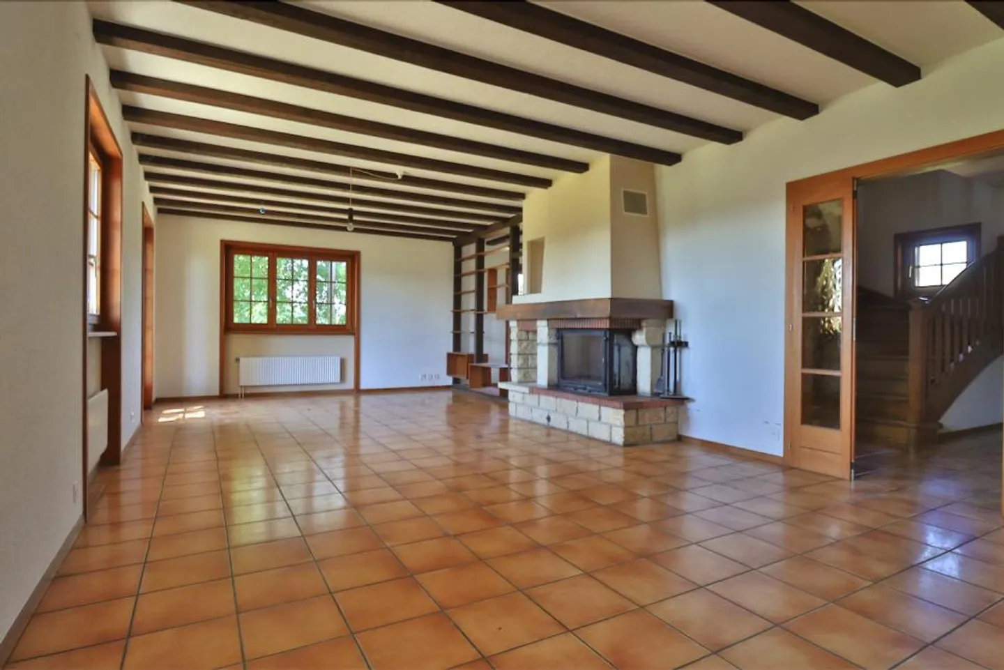Villa vaudoise con oltre 320 m2 di superficie utile nel mezzo della natura - Foto 4 di 13