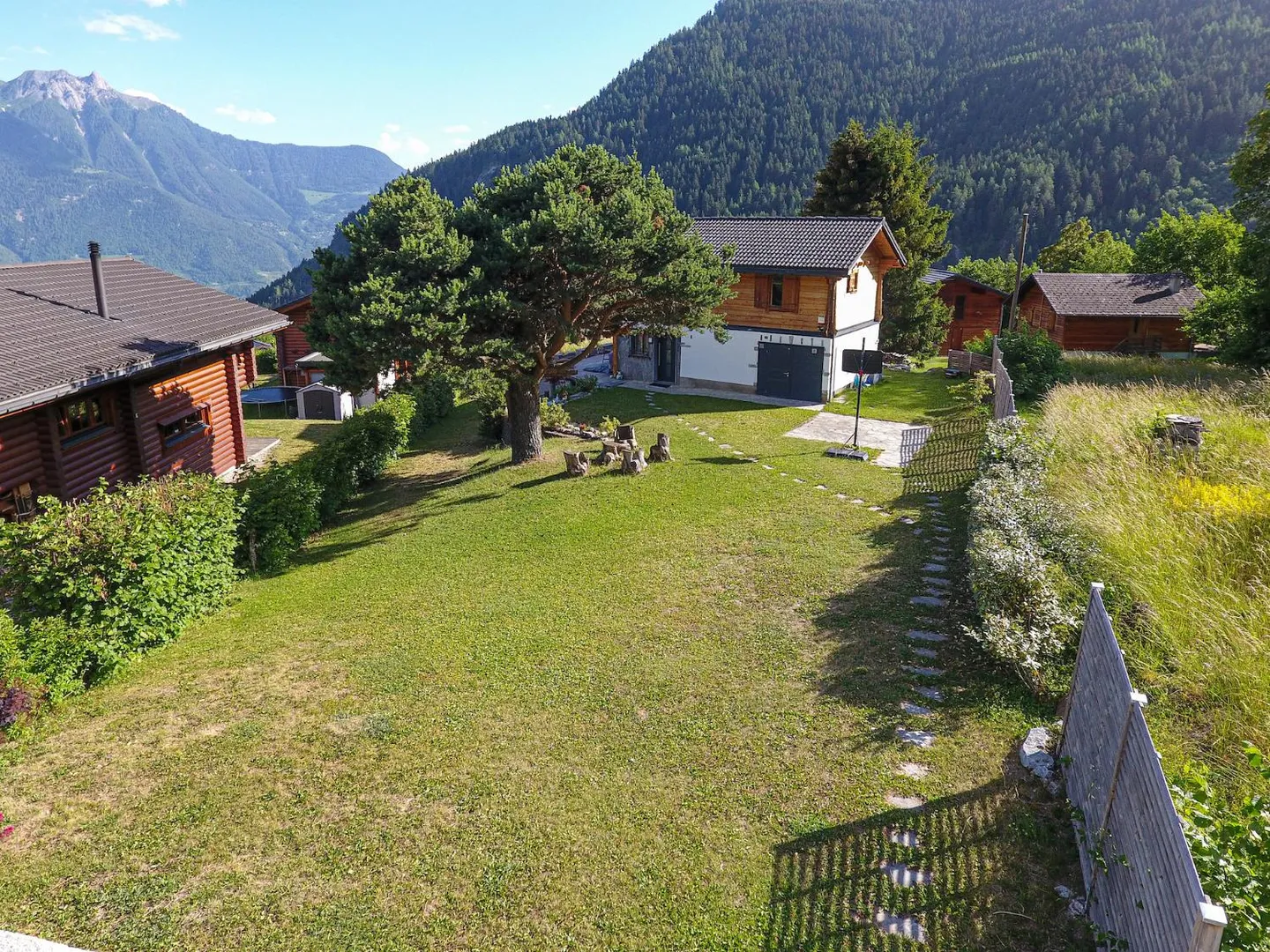 Chalet magnificamente ristrutturato su un bellissimo lotto pianeggiante a Ovronnaz/VS - Foto 19 di 20