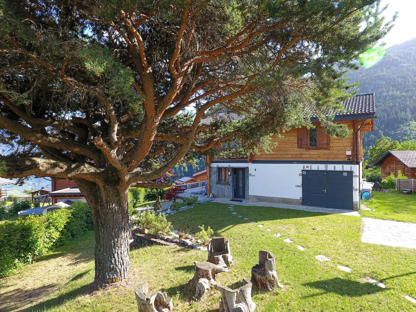 Chalet magnificamente ristrutturato su un bellissimo lotto pianeggiante a Ovronnaz/VS - Foto 20 di 20