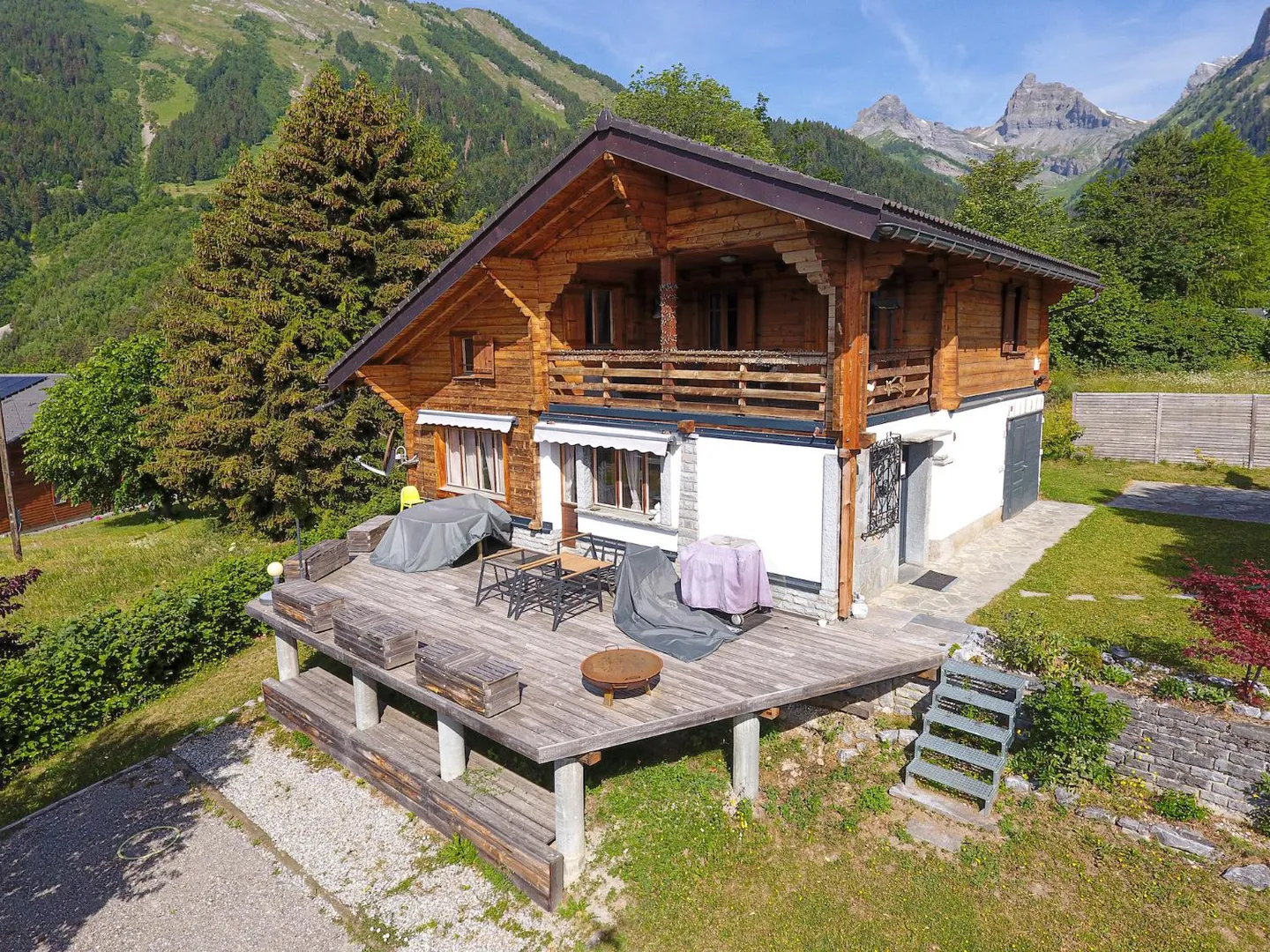 Chalet magnificamente ristrutturato su un bellissimo lotto pianeggiante a Ovronnaz/VS - Foto 16 di 20