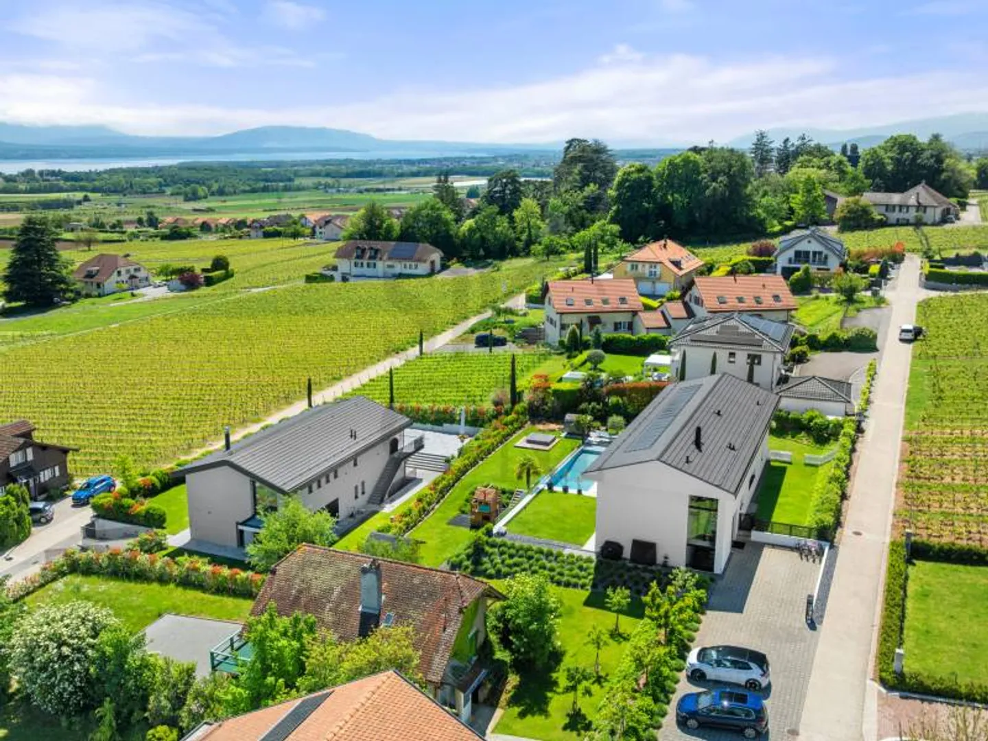 Villa contemporaine avec vue sur le lac - Photo 2 sur 8