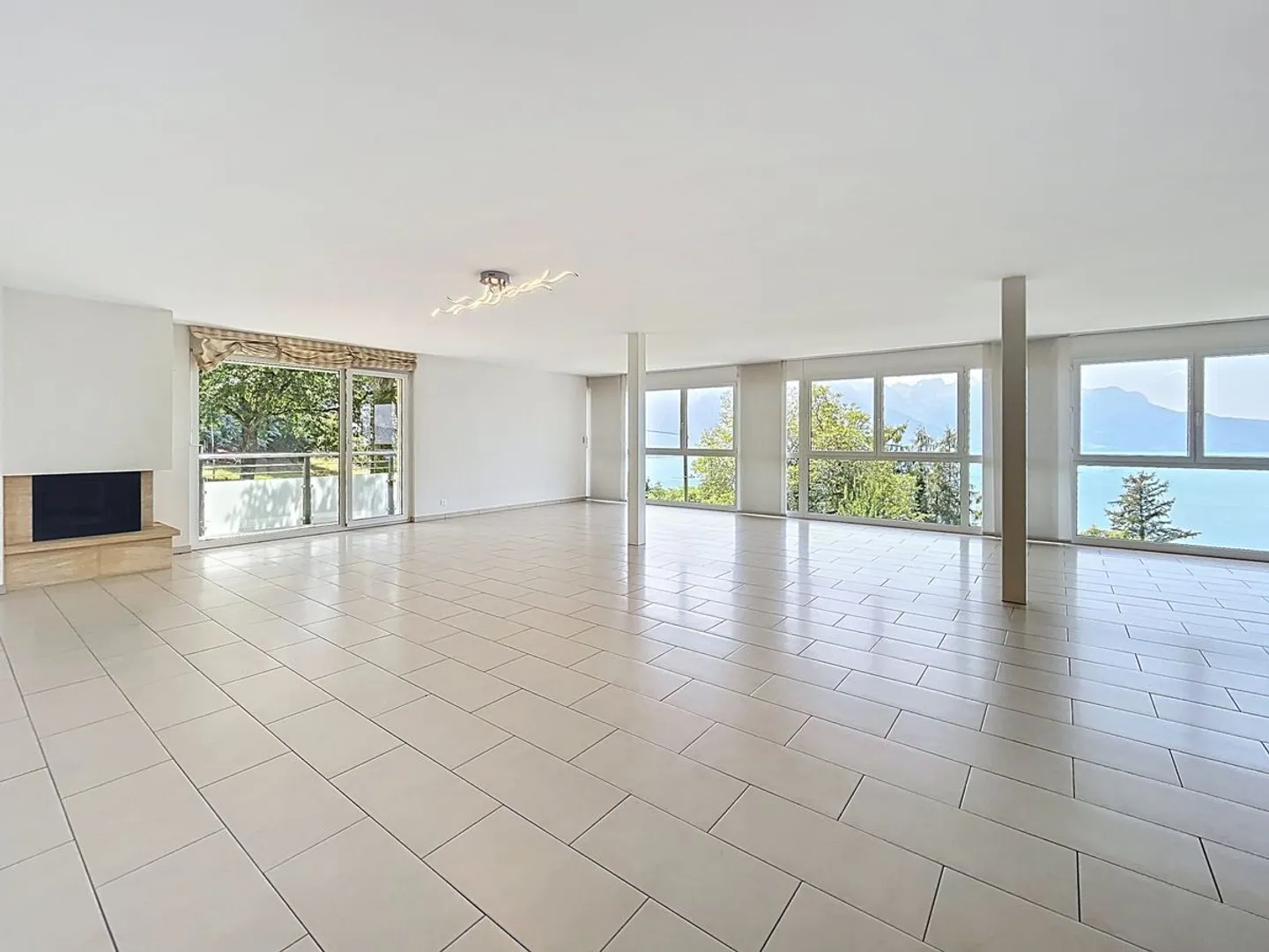 4.5 rooms - 165 m2 with extraordinary view - Photo 5 of 13