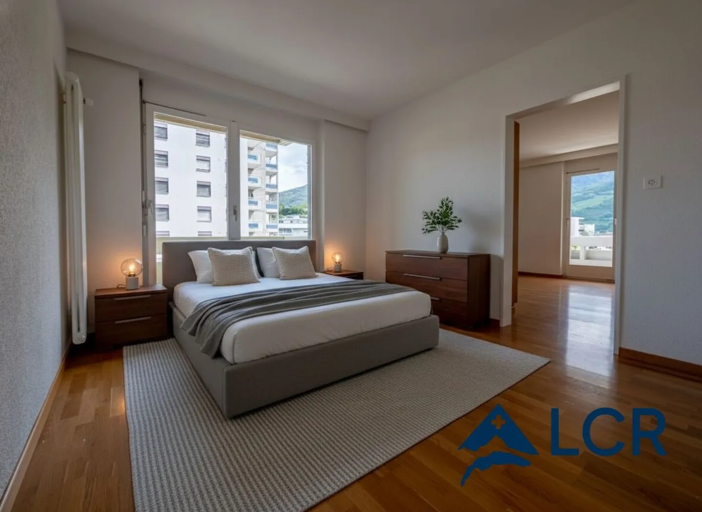 Magnificent 4.5-room apartment / 3 bedrooms / 1 bathroom / 2 balconies - Photo 6 of 13