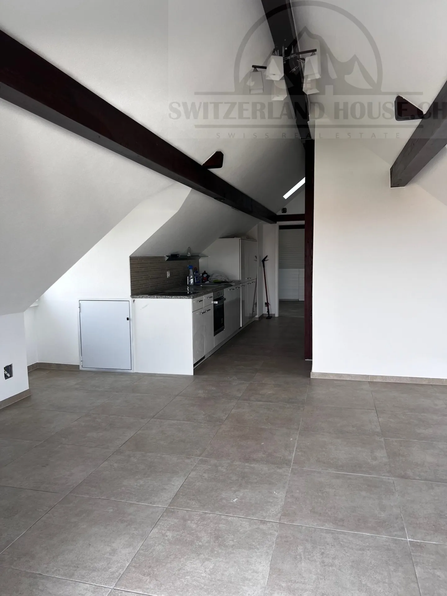 Charming 3.5 pcs with character in Ecuvillens close to nature and amenities - Photo 1 of 11