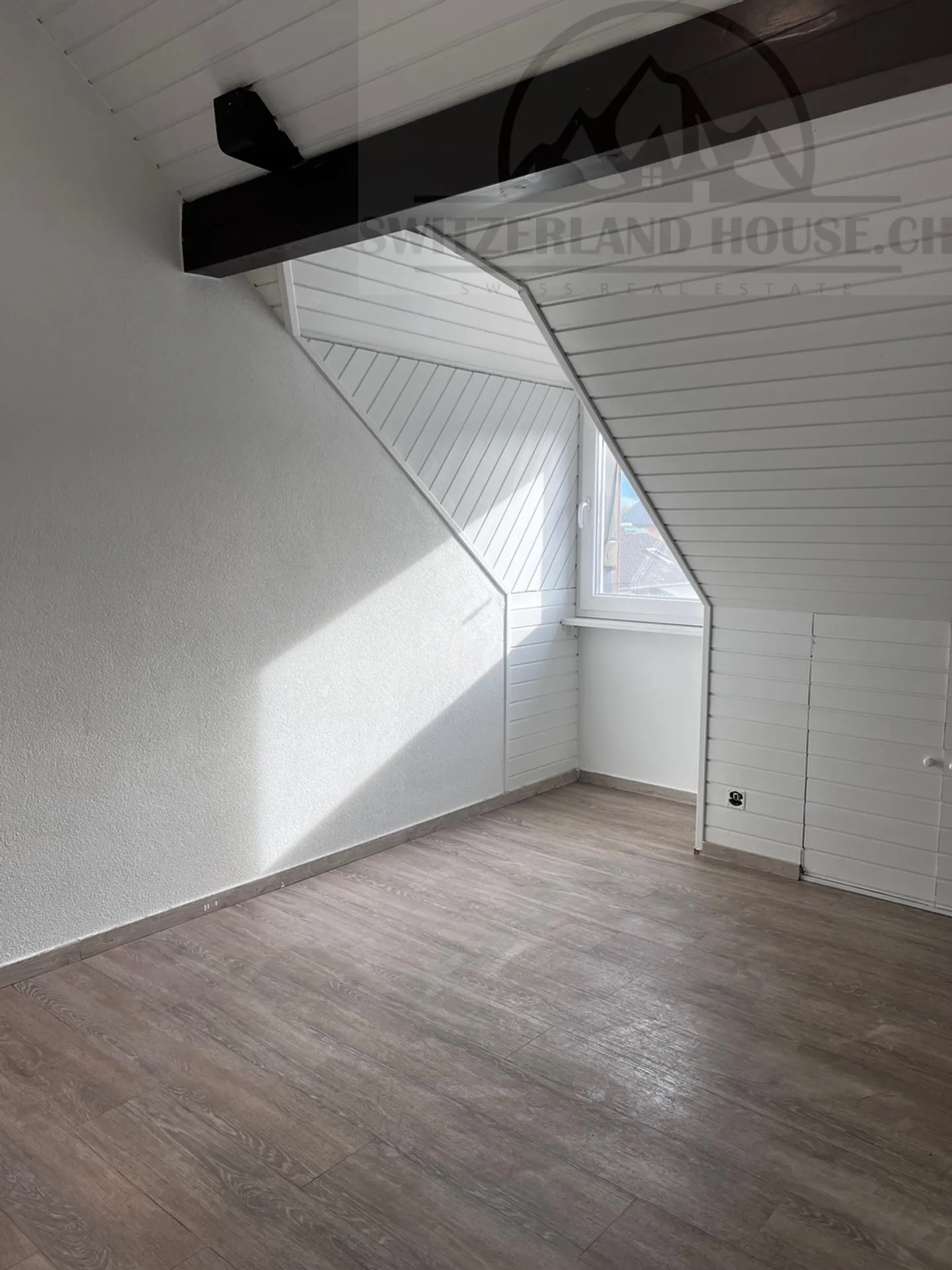 Charming 3.5 pcs with character in Ecuvillens close to nature and amenities - Photo 9 of 11