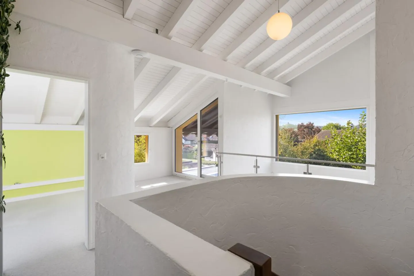 Hirzel: Single-family house with beautiful garden - Photo 3 of 5