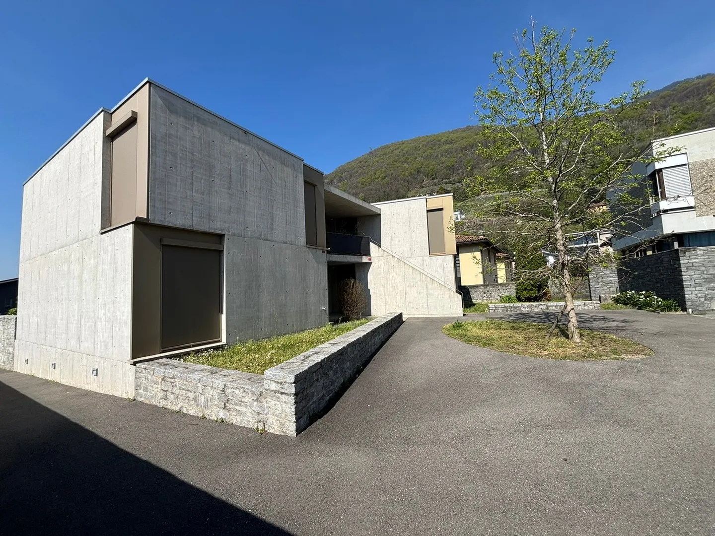 Modern 2-room apartment in Sementina - Photo 2 of 11