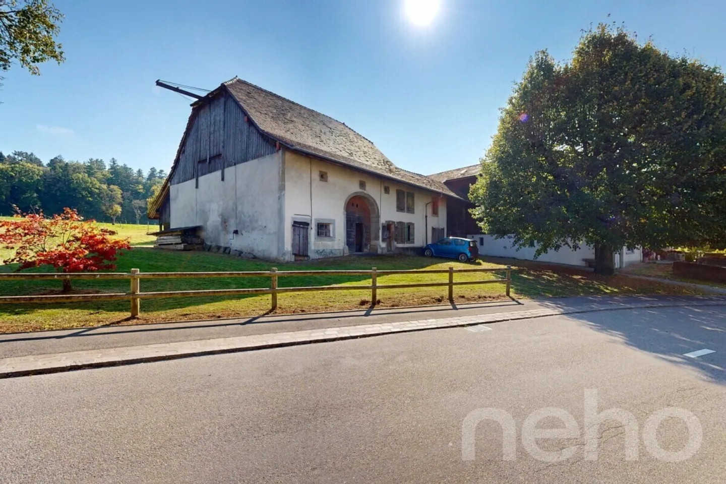 Village farm to renovate? Ideal setting and great potential - Photo 3 of 12