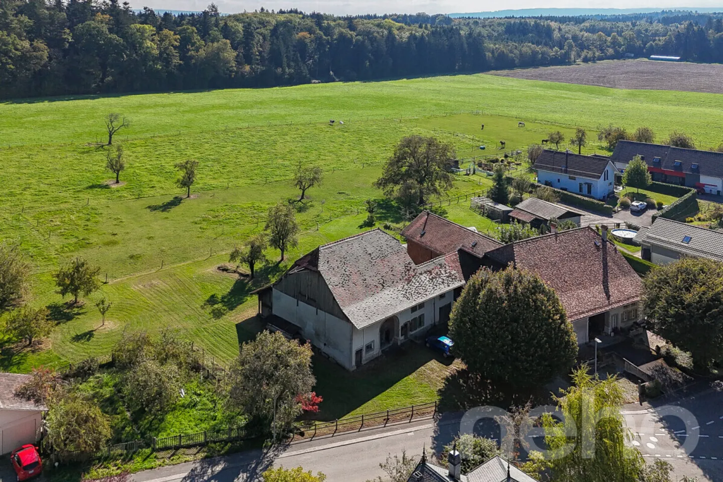 Village farm to renovate? Ideal setting and great potential - Photo 4 of 12