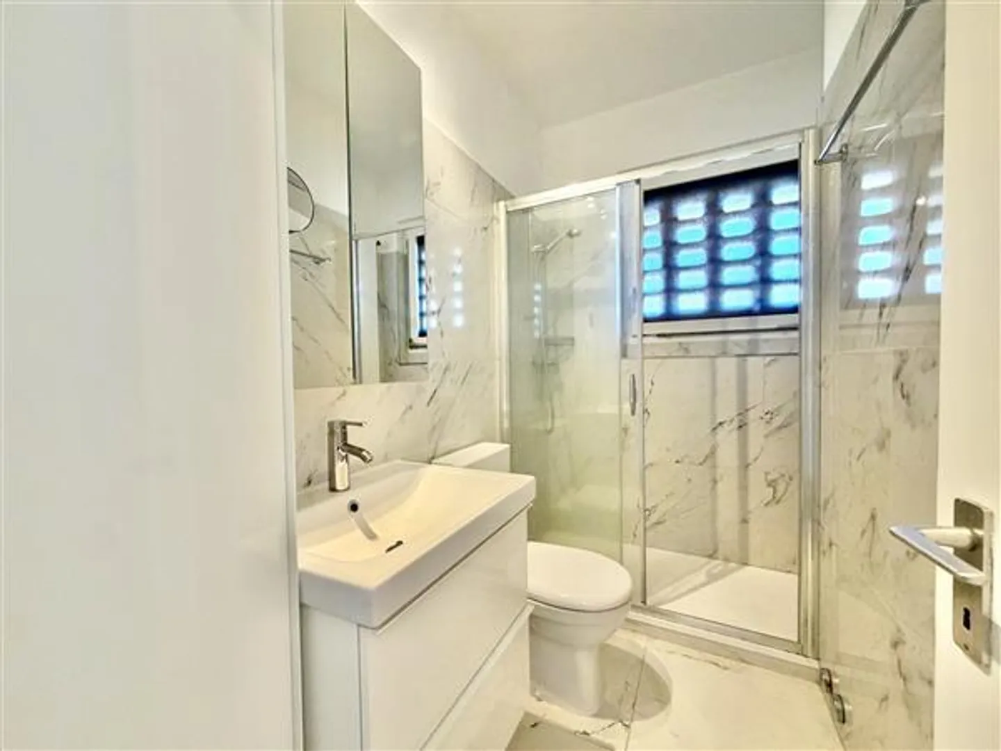 Lugano: 1,5-Zimmer-Wohnung - Foto 9 von 12