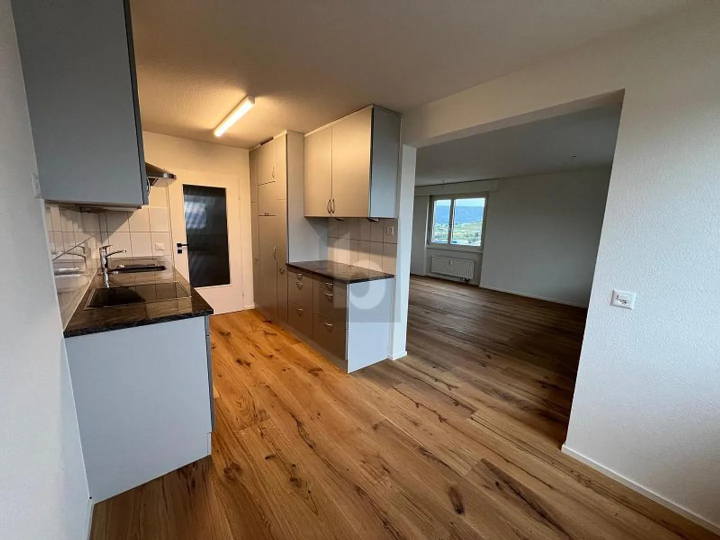 BAIGNÉ DE LUMIÈRE AVEC VUE - Photo 1 sur 5