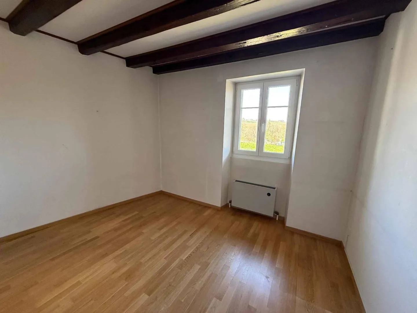 Magnifico alloggio in affitto in una posizione privilegiata a due passi dal Château d'Aub - Foto 4 di 6