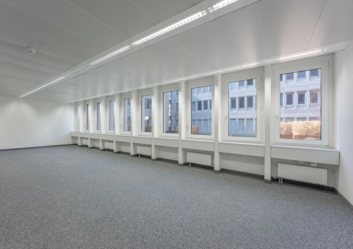 Diverse small offices from 25 m² - Photo 6 of 9