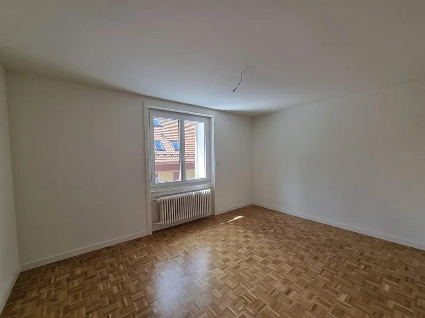 Beautiful renovated 3-room apartment with large balcony and share in common garden - Photo 5 of 7