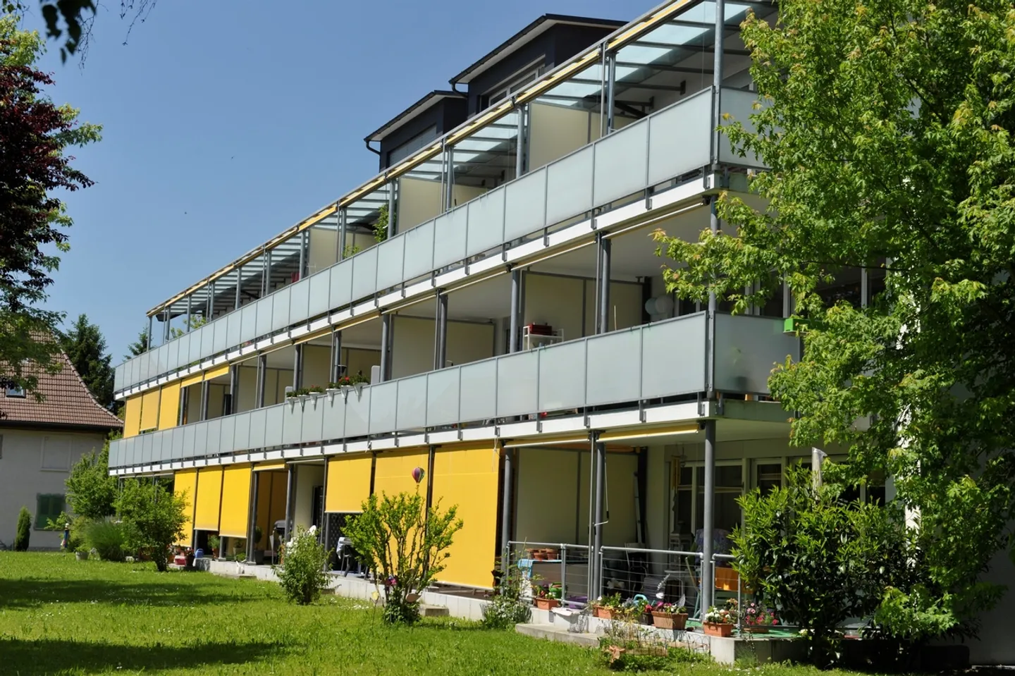 Charmante Wohnung mit Grossem Balkon - Foto 2 von 2
