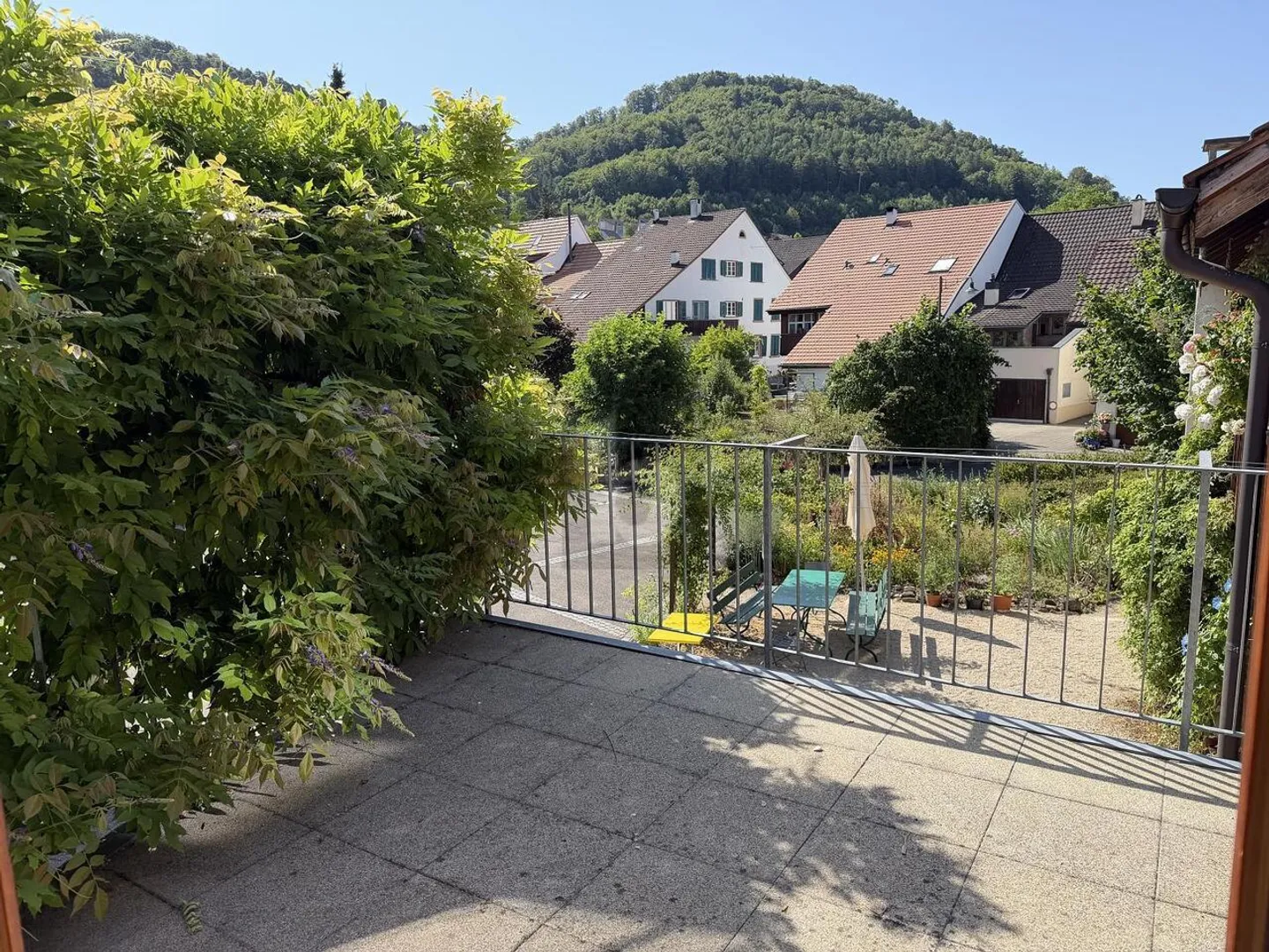 Helle Terrassenwohnung in Tenniken - Foto 4 von 6