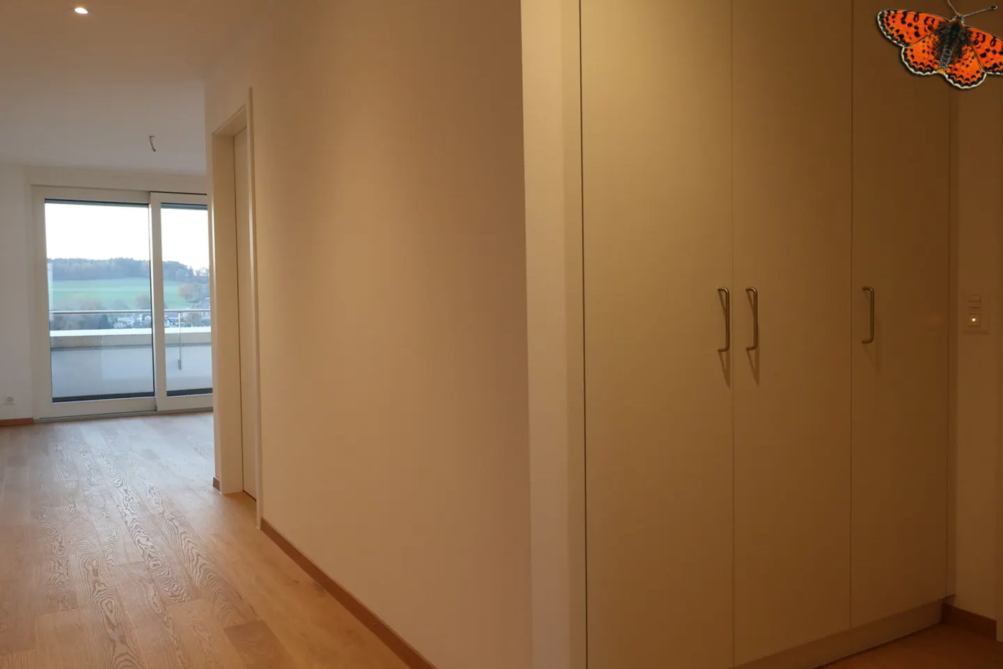 Spacious Apartment with Terrace - Photo 2 of 15
