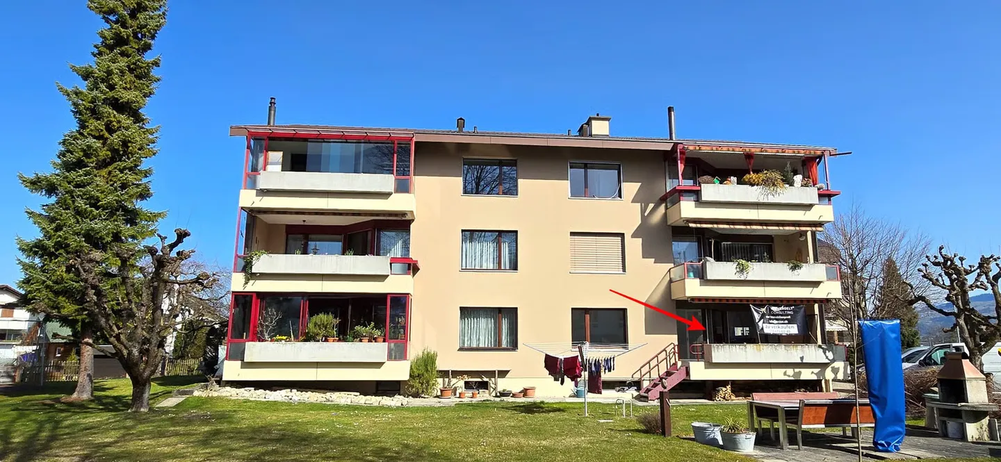 Appartamento di 4,5 stanze appena ristrutturato direttamente accanto all'asilo e alla scuola primaria - Foto 12 di 13