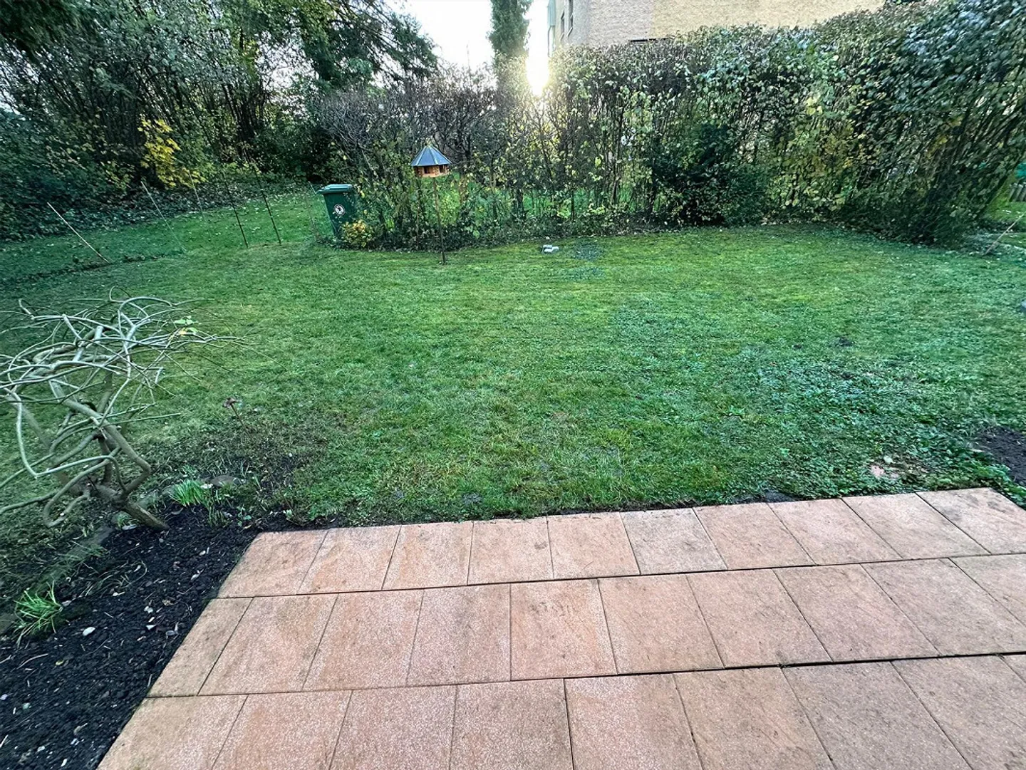 Appartement de jardin exclusif de 4,5 pièces avec jardin d'hiver et cheminée - Photo 2 sur 13