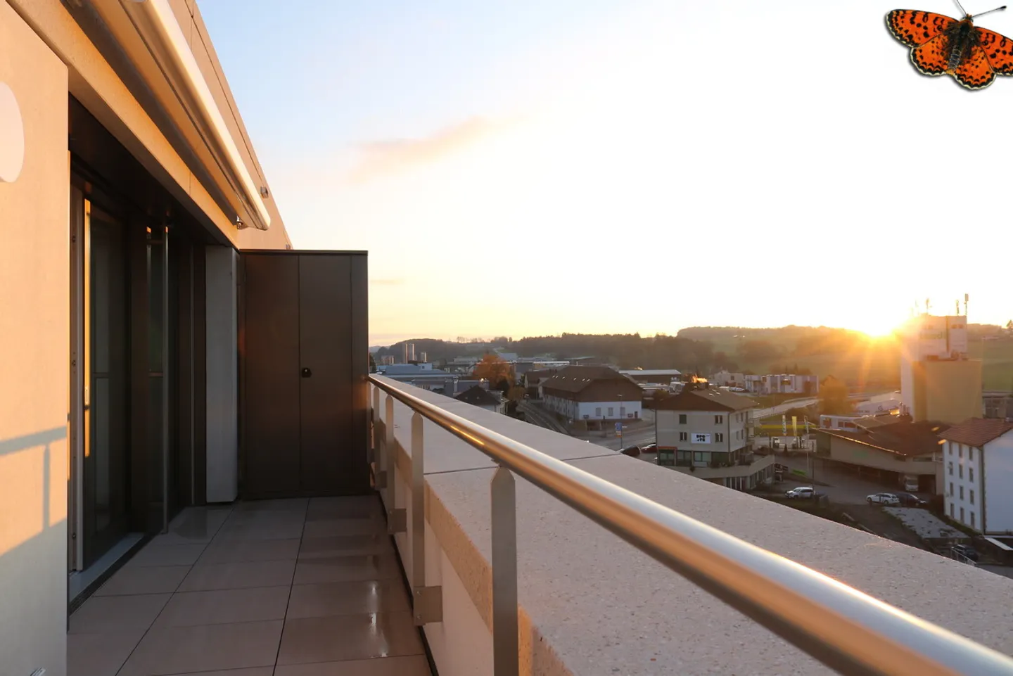 Spacious Apartment with Terrace - Photo 11 of 15