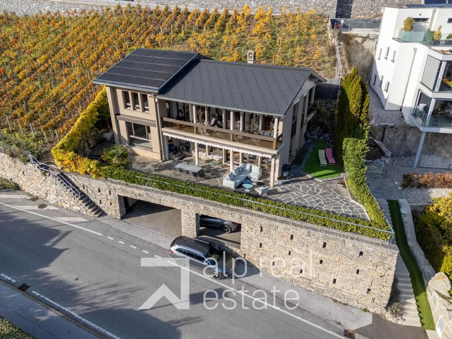 Villa architettonica con vista panoramica sui castelli - Foto 2 di 17