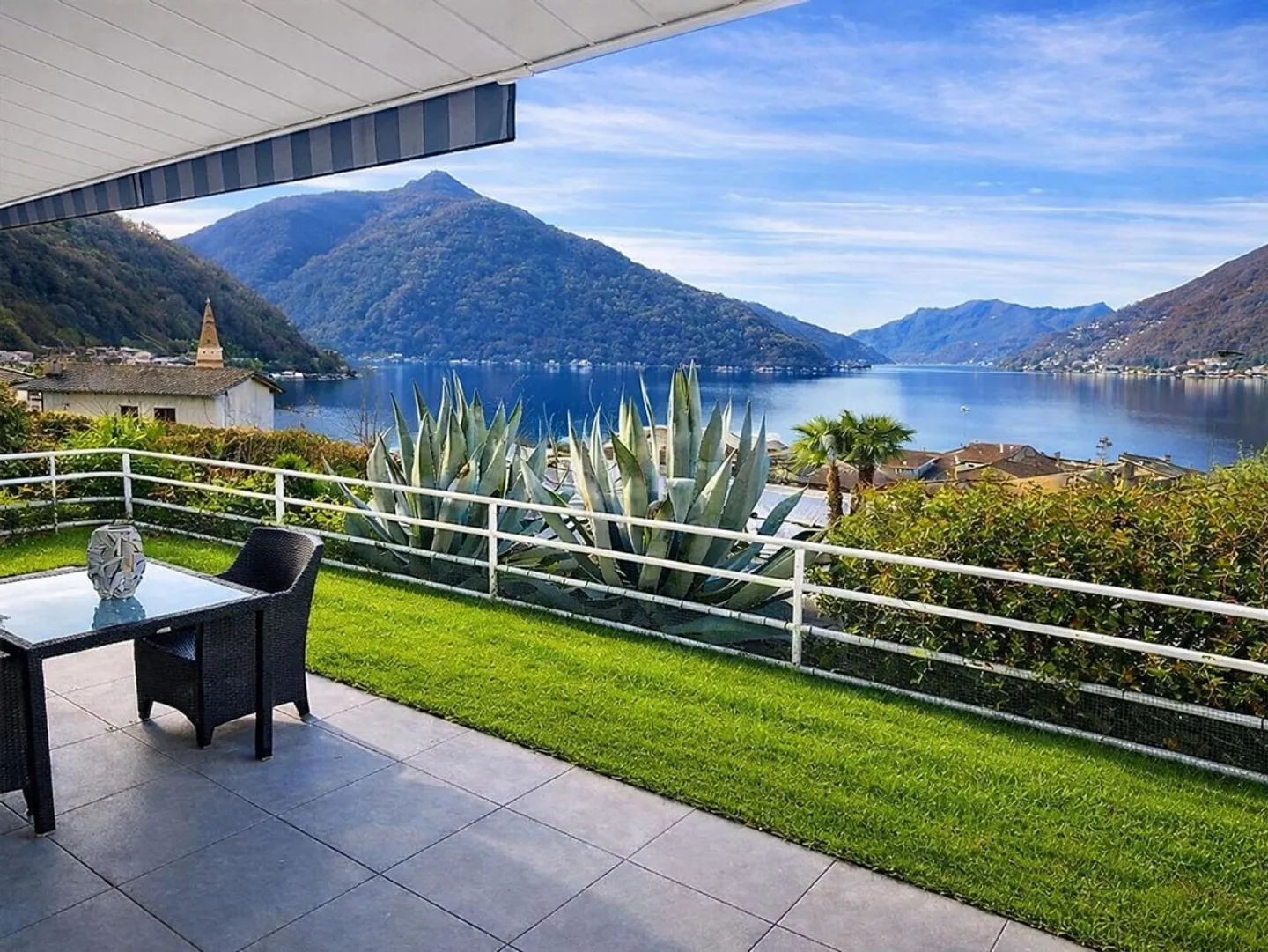 VUE SUR LE LAC, APPARTEMENT EXCLUSIF DE DEUX CHAMBRES - Photo 7 sur 9